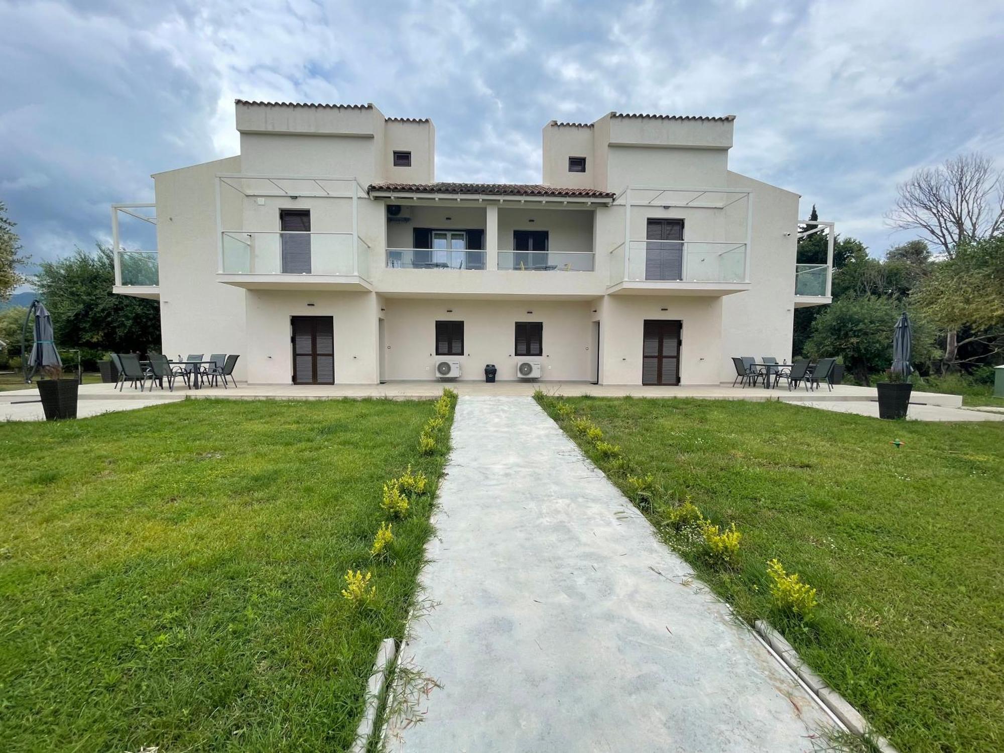 Villa Rodelia Рода Экстерьер фото