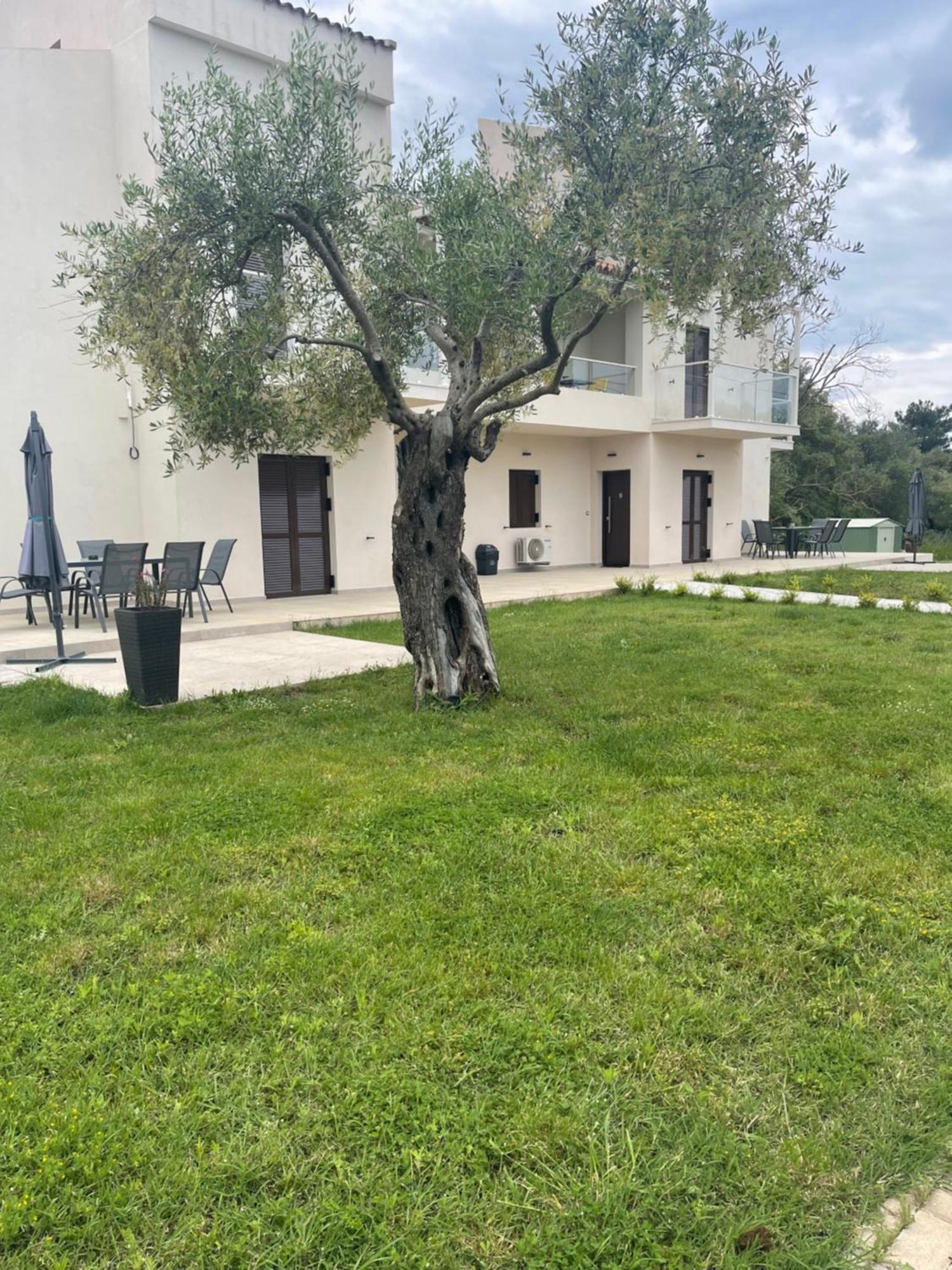 Villa Rodelia Рода Экстерьер фото